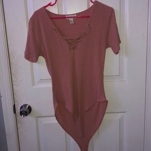 T-shirt bodysuit